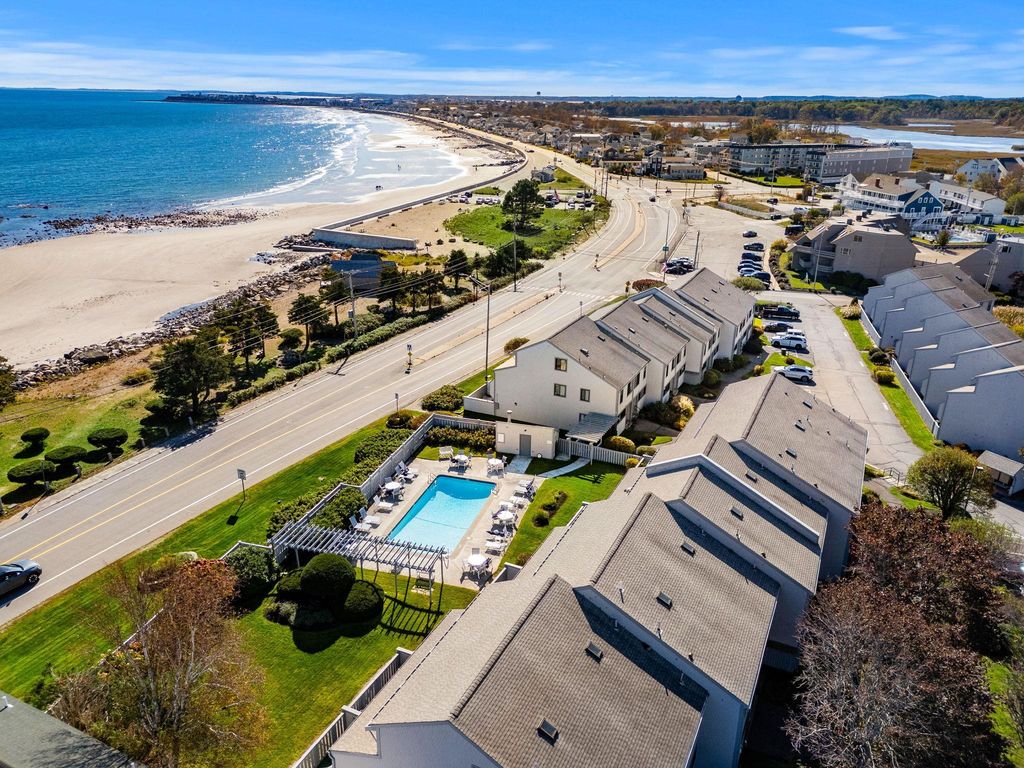 Image 1 of property listing at 947 Ocean Blvd Unit 14, Hampton, NH 03842