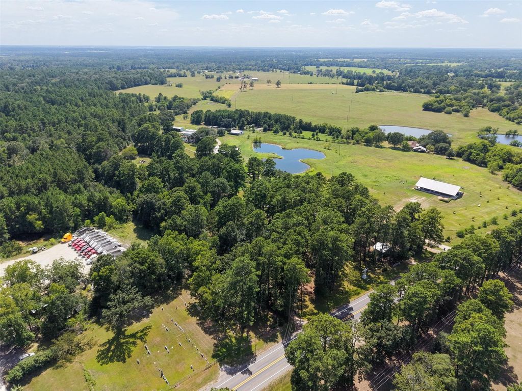188 State Highway 150, New Waverly, TX 77358