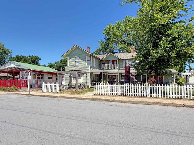 123 W. Washington St., Mountain View, AR 72560