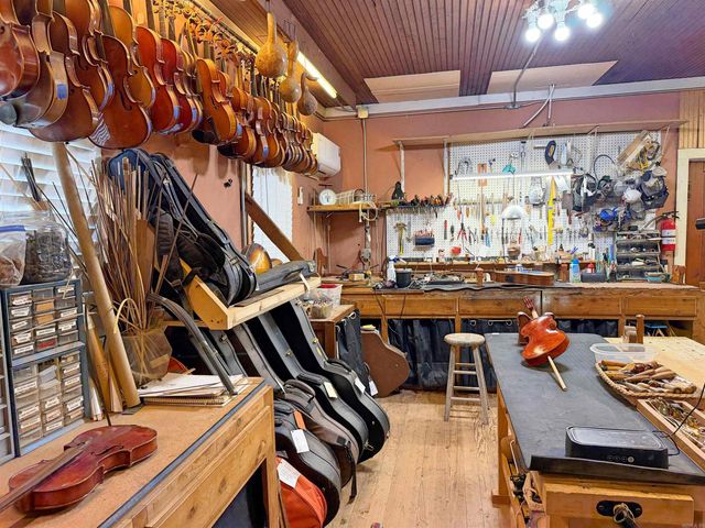123 W. Washington St., Mountain View, AR 72560