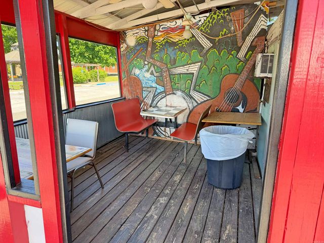 123 W. Washington St., Mountain View, AR 72560