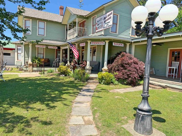 123 W. Washington St., Mountain View, AR 72560