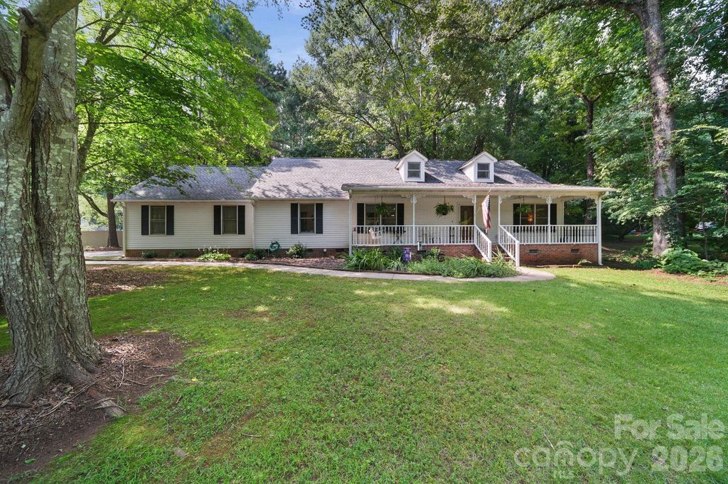 832 Old Cedar Circle, York, SC 29745