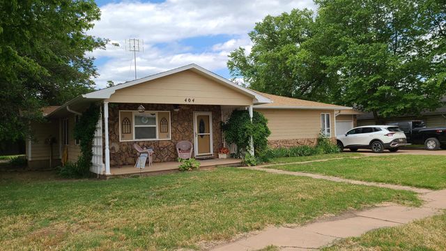 404 E 13th St, Harper, KS 67058