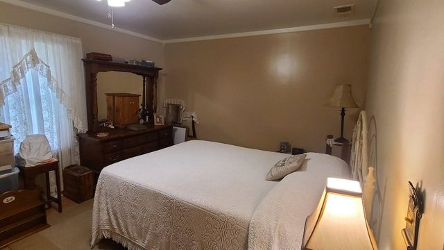 404 E 13th St, Harper, KS 67058