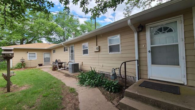 404 E 13th St, Harper, KS 67058