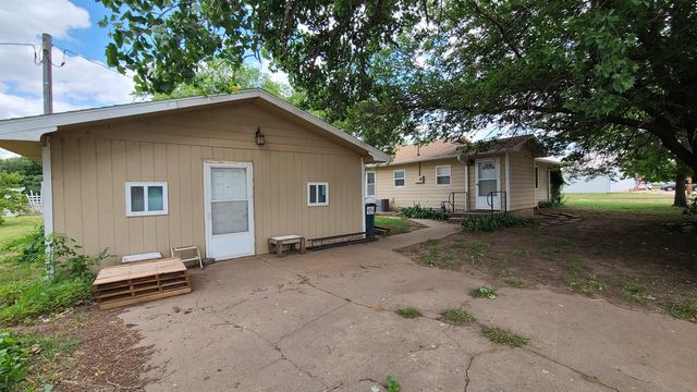 404 E 13th St, Harper, KS 67058