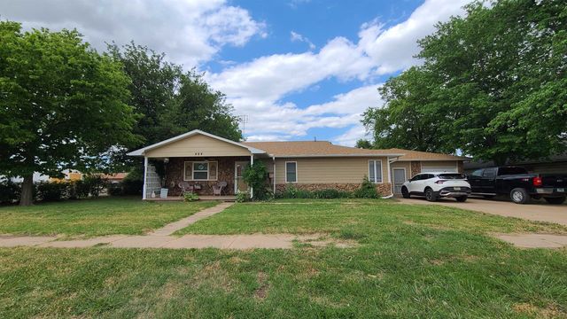 404 E 13th St, Harper, KS 67058