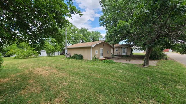 404 E 13th St, Harper, KS 67058