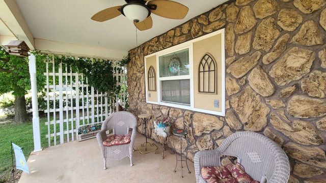 404 E 13th St, Harper, KS 67058