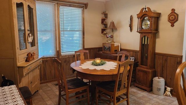 404 E 13th St, Harper, KS 67058