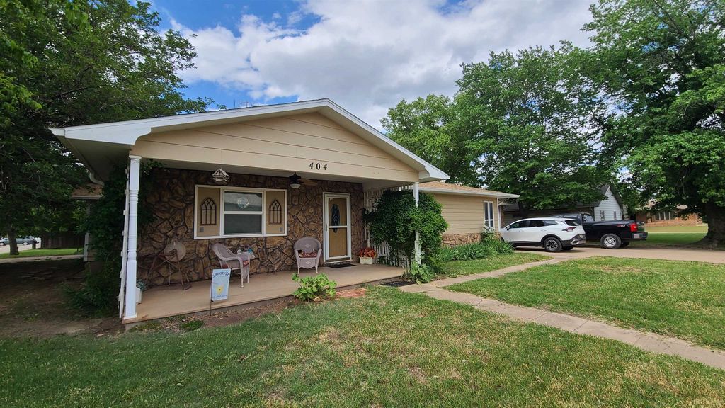 404 E 13th St, Harper, KS 67058