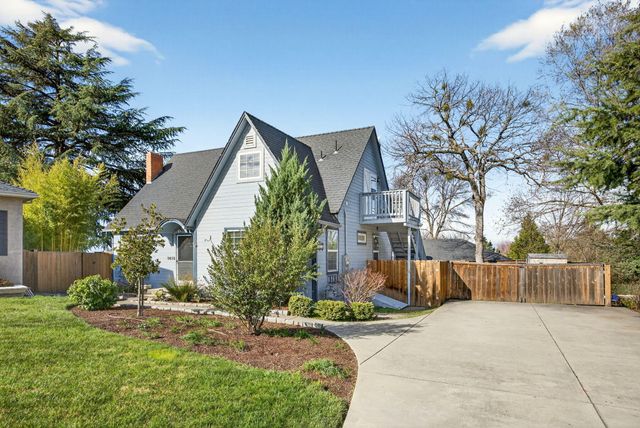 3473 Poppywoods Drive, Medford, OR 97504