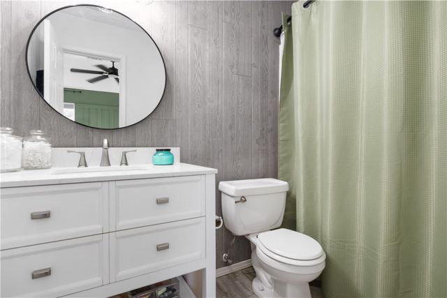 1200 S China Berry Lane, Fayetteville, AR 72704