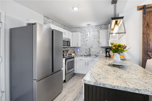 1200 S China Berry Lane, Fayetteville, AR 72704