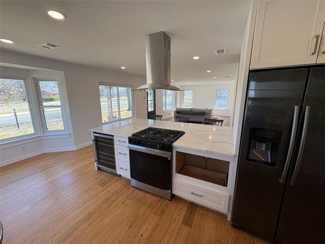 103 S Plymouth Road, Dallas, TX 75211