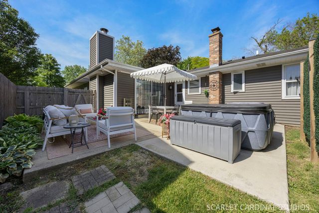 506 Wilson Avenue, Glen Ellyn, IL 60137