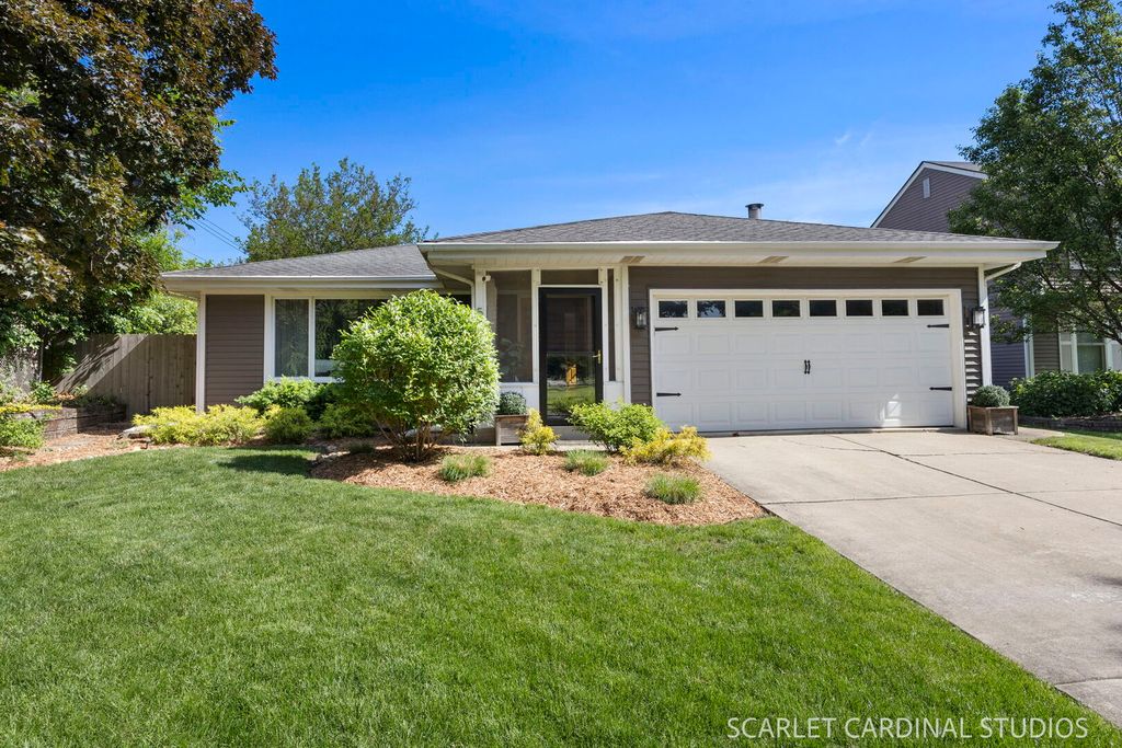 506 Wilson Avenue, Glen Ellyn, IL 60137