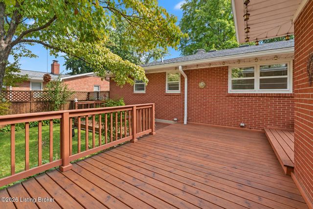 1902 Wesley Ave, Louisville, KY 40220
