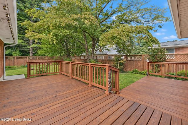 1902 Wesley Ave, Louisville, KY 40220