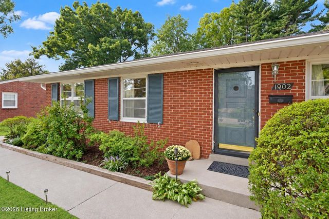 1902 Wesley Ave, Louisville, KY 40220