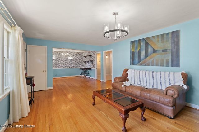 1902 Wesley Ave, Louisville, KY 40220