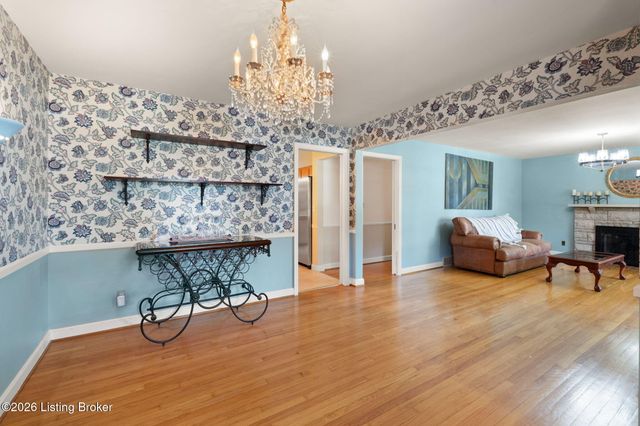 1902 Wesley Ave, Louisville, KY 40220