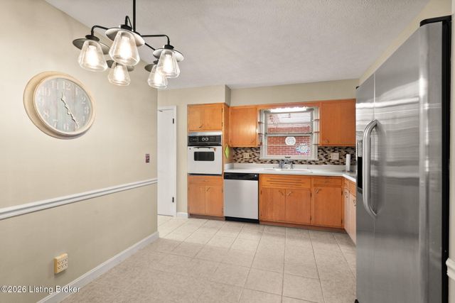 1902 Wesley Ave, Louisville, KY 40220