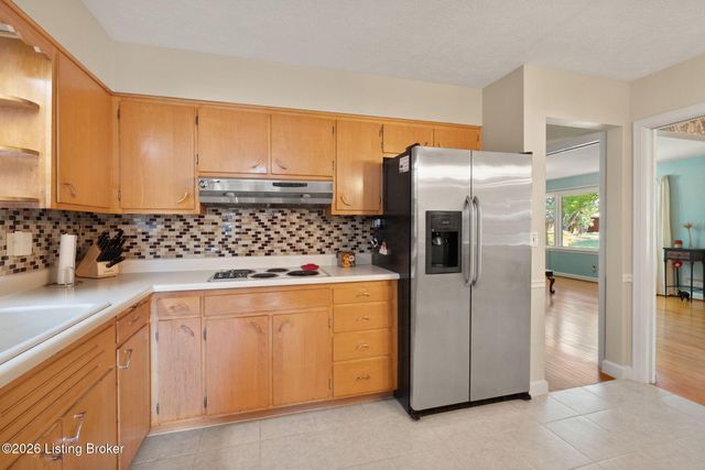 1902 Wesley Ave, Louisville, KY 40220