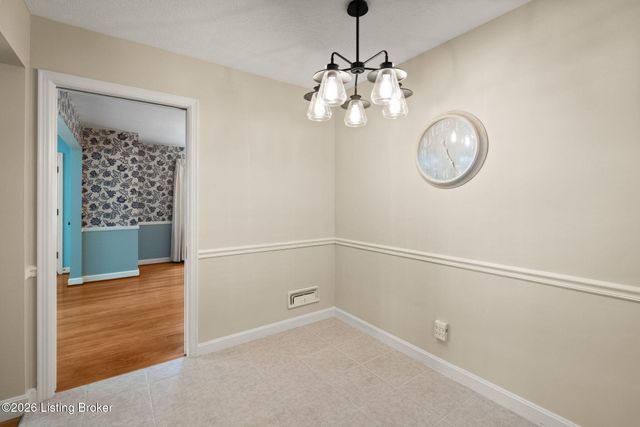 1902 Wesley Ave, Louisville, KY 40220