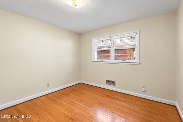 1902 Wesley Ave, Louisville, KY 40220
