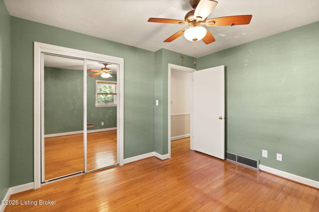 1902 Wesley Ave, Louisville, KY 40220