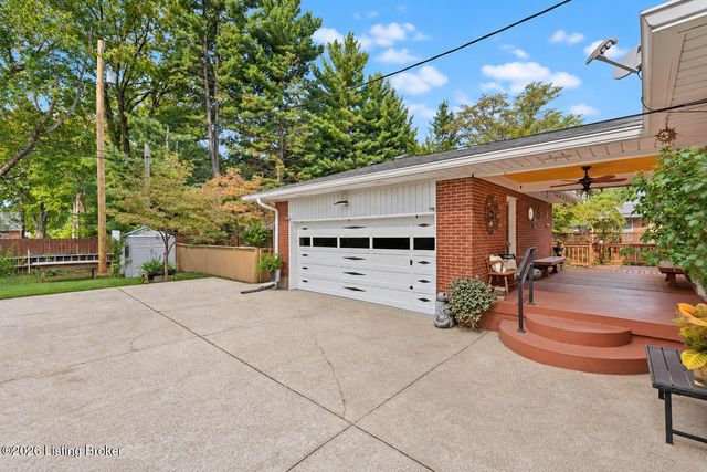 1902 Wesley Ave, Louisville, KY 40220