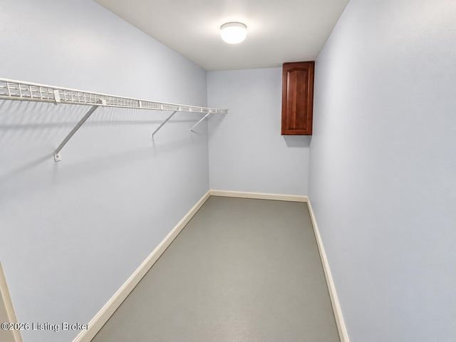 1902 Wesley Ave, Louisville, KY 40220