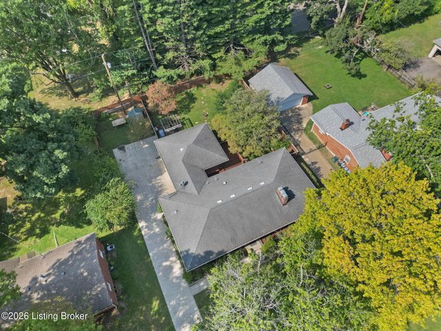 1902 Wesley Ave, Louisville, KY 40220