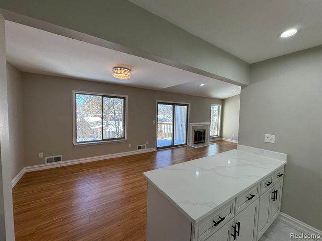 7490 S Brynmawr Court, West Bloomfield, MI 48322