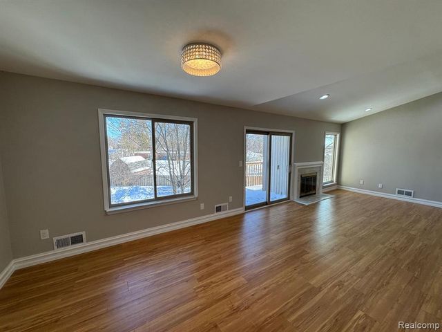 7490 S Brynmawr Court, West Bloomfield, MI 48322