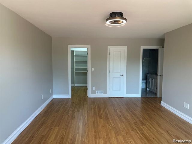 7490 S Brynmawr Court, West Bloomfield, MI 48322