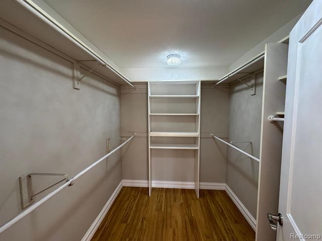 7490 S Brynmawr Court, West Bloomfield, MI 48322