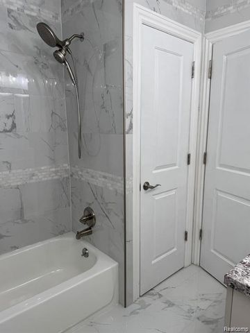 7490 S Brynmawr Court, West Bloomfield, MI 48322