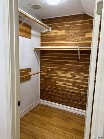 7490 S Brynmawr Court, West Bloomfield, MI 48322