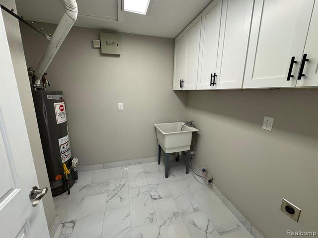 7490 S Brynmawr Court, West Bloomfield, MI 48322