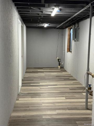 7490 S Brynmawr Court, West Bloomfield, MI 48322