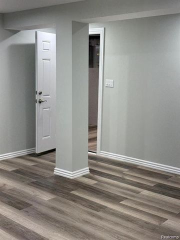 7490 S Brynmawr Court, West Bloomfield, MI 48322