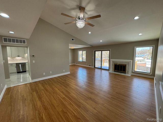 7490 S Brynmawr Court, West Bloomfield, MI 48322