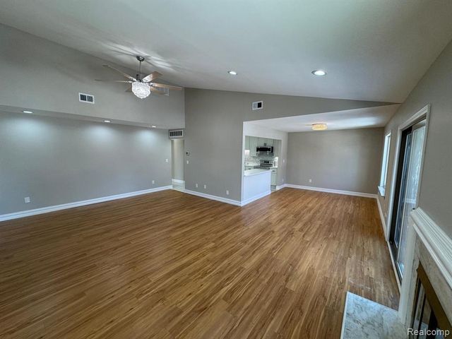 7490 S Brynmawr Court, West Bloomfield, MI 48322