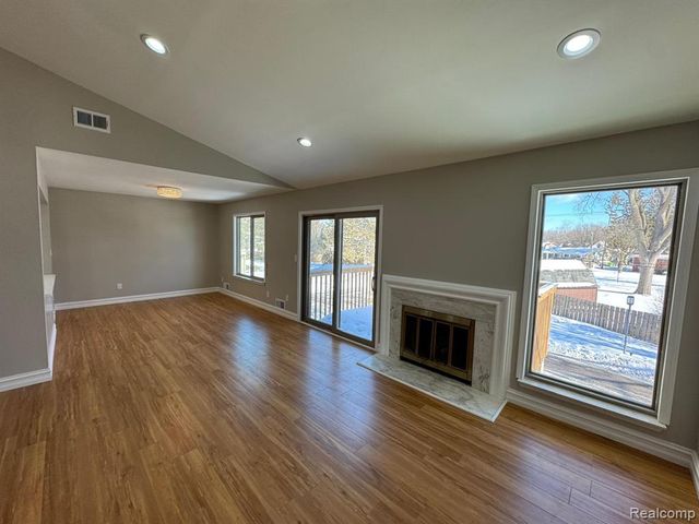 7490 S Brynmawr Court, West Bloomfield, MI 48322