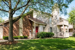 7490 S Brynmawr Court, West Bloomfield, MI 48322