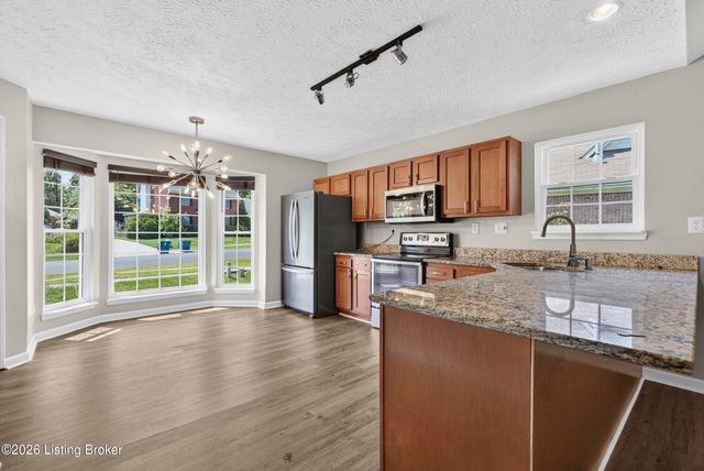 9506 Poplar Hill Dr, Crestwood, KY 40014