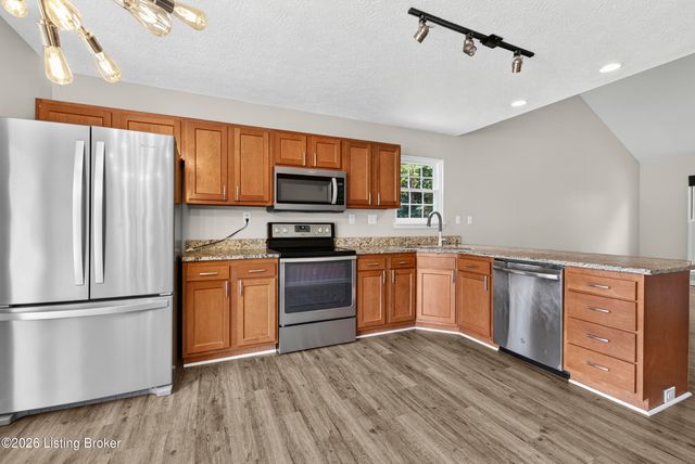 9506 Poplar Hill Dr, Crestwood, KY 40014